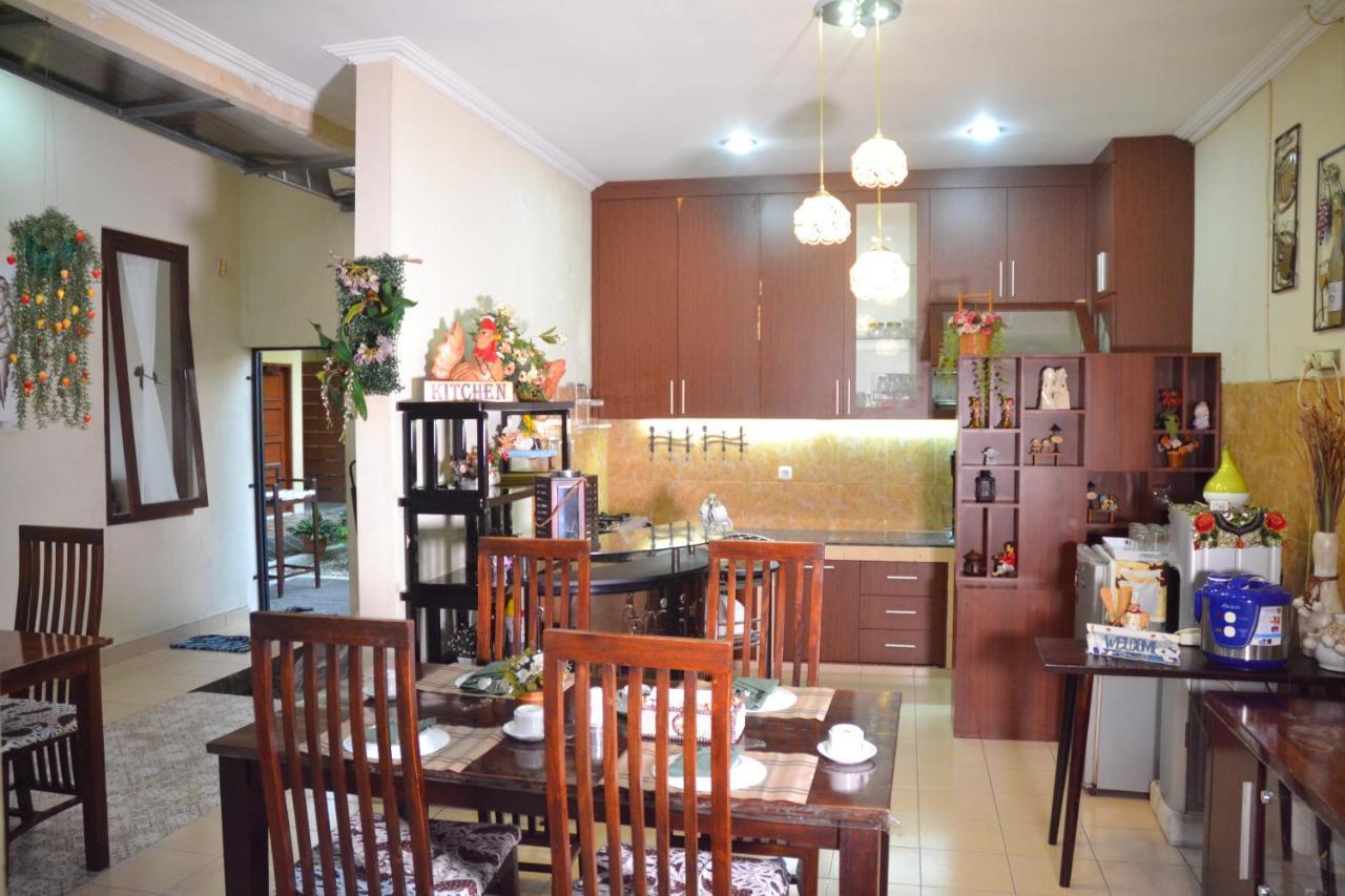 Roemah Canting Homestay Yogyakarta Eksteriør billede
